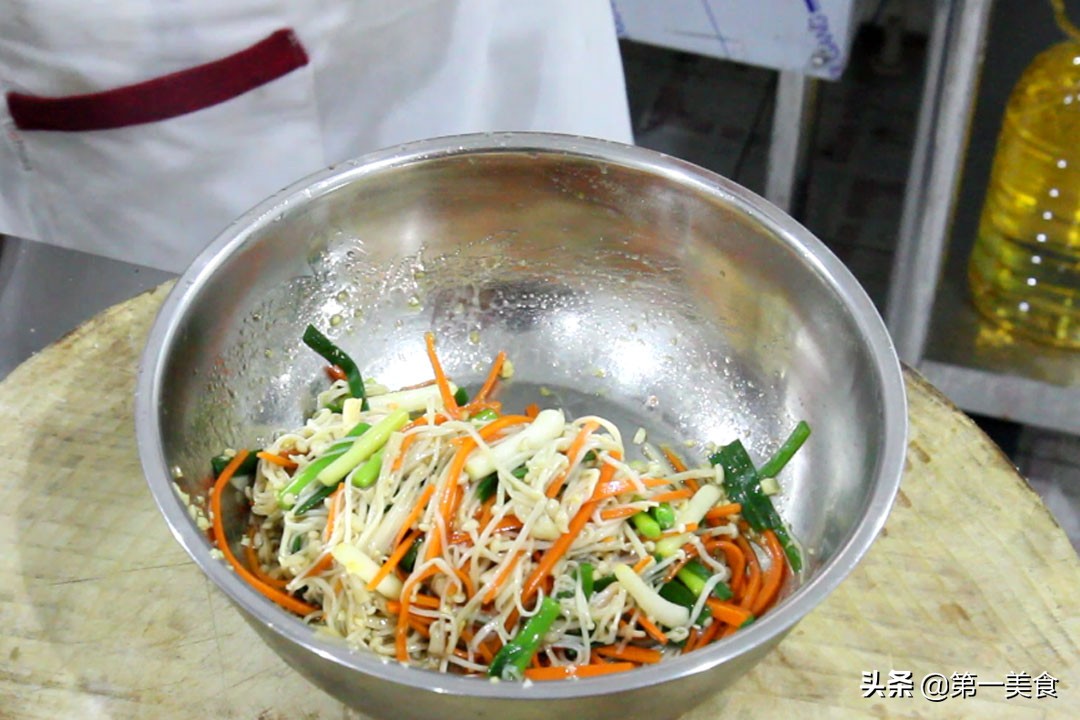 图片[8]-凉拌金针菇做法步骤图 口感清脆 夏天必备小凉菜-起舞食谱网