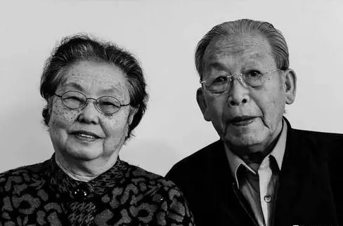 相愛80年：這溫情脈脈、不離不棄的愛，才最真實(shí)、最難得、最珍貴