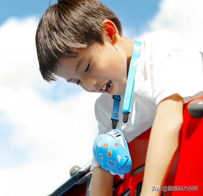 挂脖子上的"隐形空调"！吹出健康涡轮扇