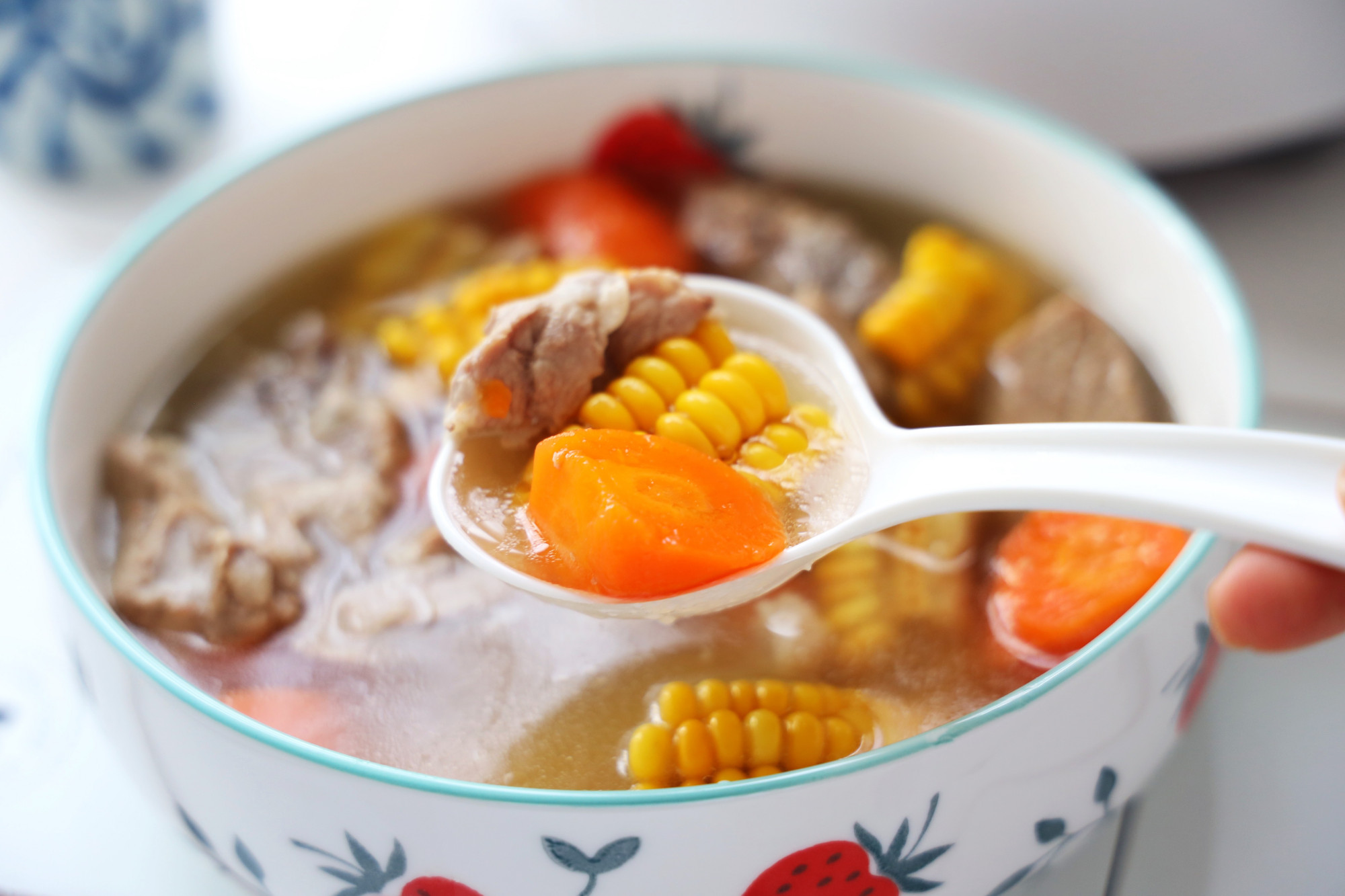 天氣轉涼，燉上這樣一道湯水，暖心暖胃好營養，老人孩子超愛喝