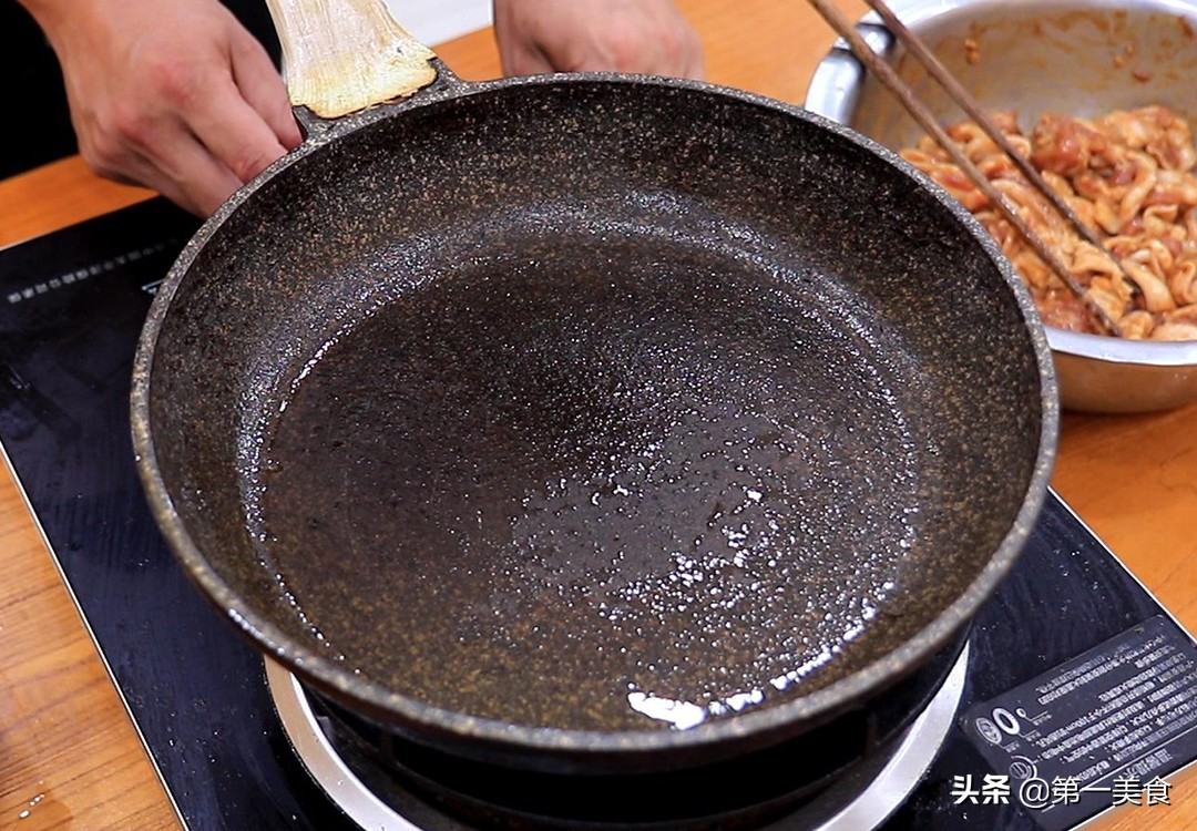 图片[6]-【煎肉片】做法步骤图 裹上生菜 焦香不腻又清脆-起舞食谱网