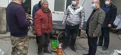 邢台市任泽区留垒村：慰问孤寡老人、贫困户及老党员
