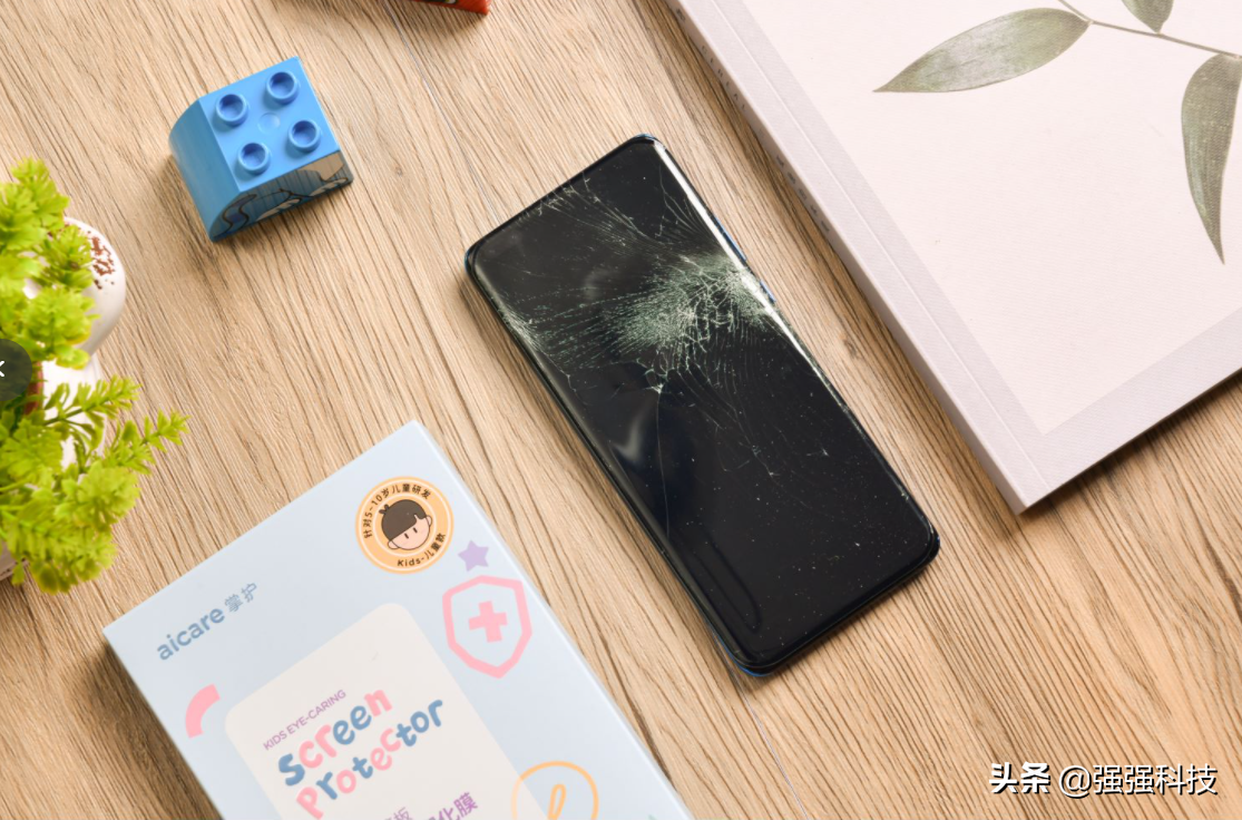 不懂钢化膜不要紧，这款医用级钢化膜闭着眼睛买就对了