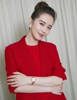 又抢女星男友？清纯玉女胡冰卿接连“翻车”，