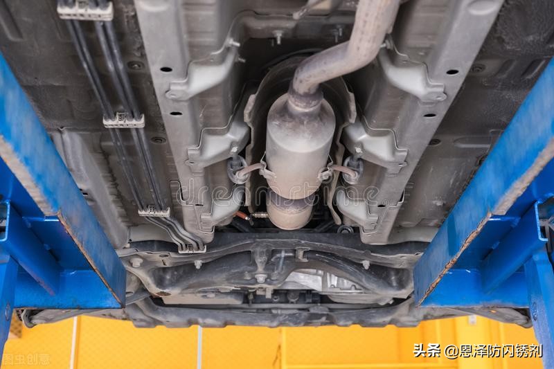 Be sure to pay attention to the "flash rust" of the car chassis. Antirust paint can prevent