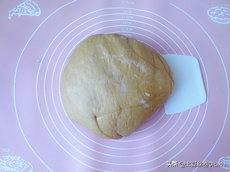 冬天做面包用红糖，这方子太好，面包暄松柔软，放几天都不硬