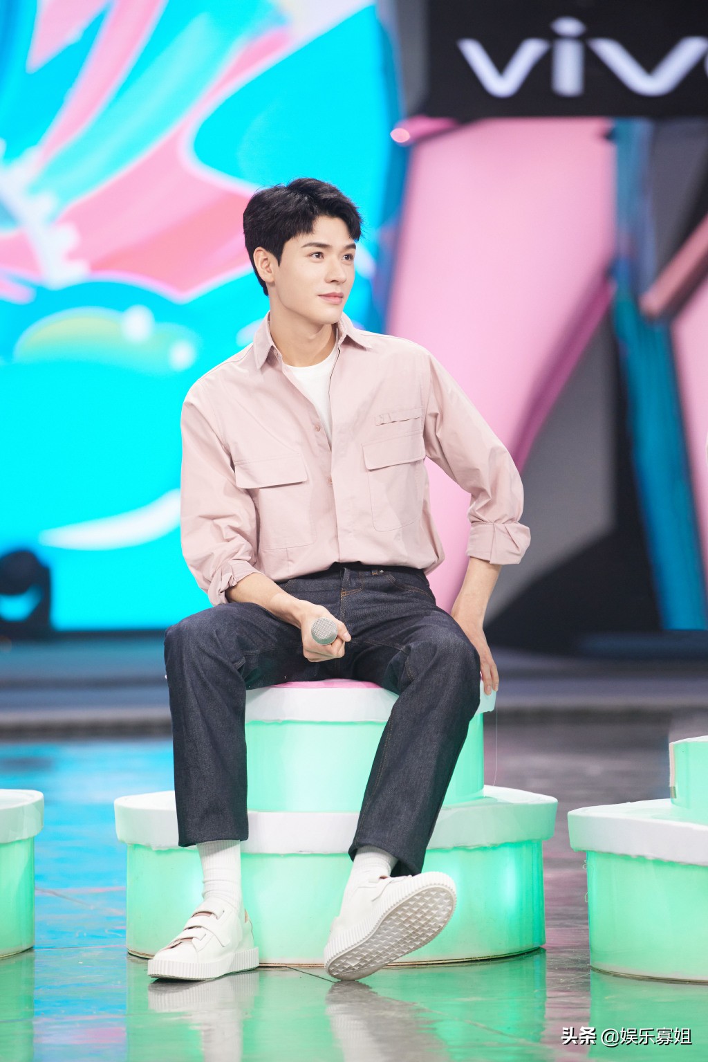 Laugh well! " happy base camp " wool evaluates Gong Jun not easily to sing, cause netizen heat to discuss