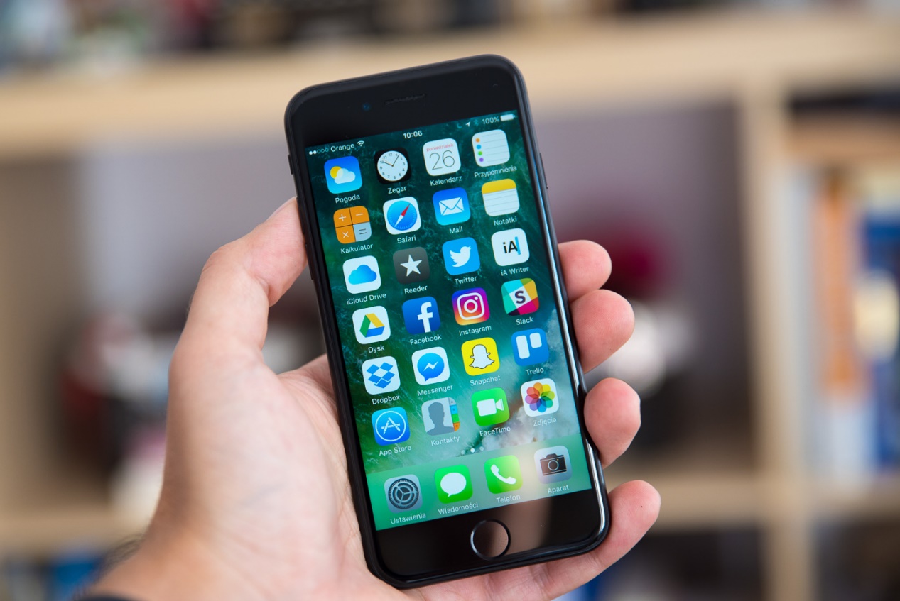 iPhone 7早已沦落“千元手机”，网民：再用2年没工作压力？