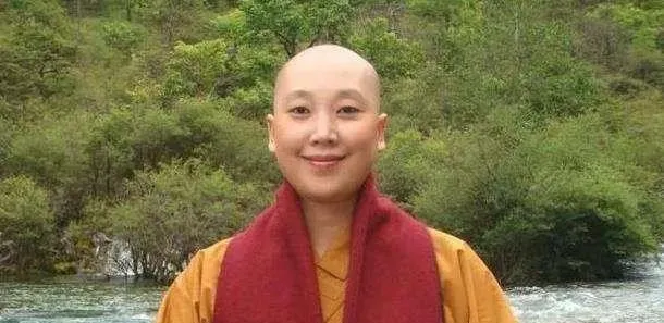 那些看破红尘的明星都有谁，曾经都是大红大紫