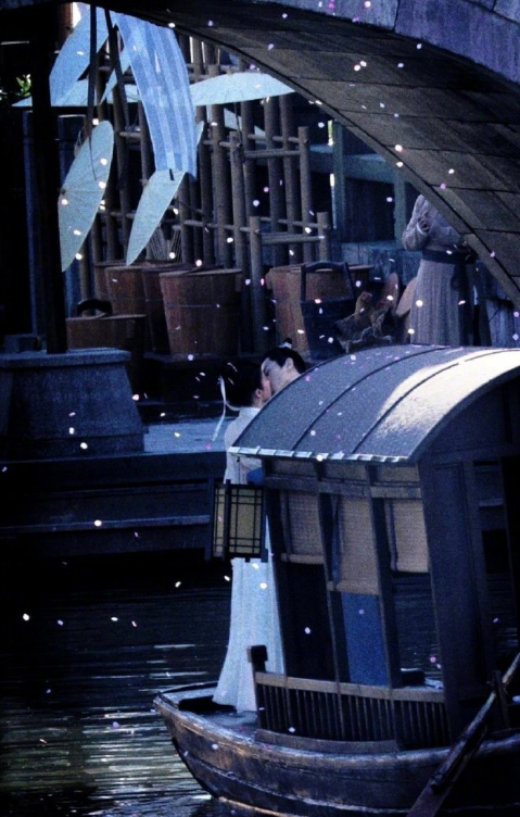 路透|《梦华录》路透曝光！刘亦菲陈晓船上拥吻 网友梦回神雕侠侣