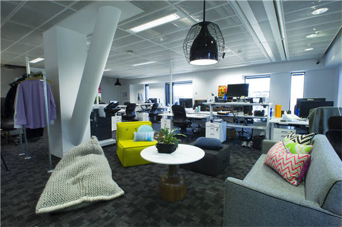 创意休闲的办公室设计，在这里面办公是一种享受