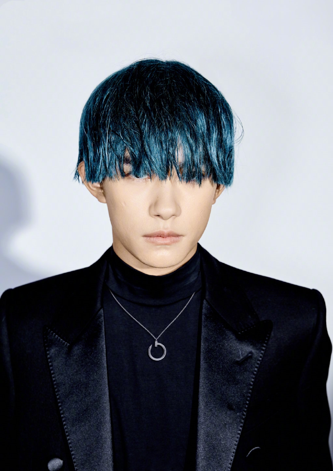 1000 royal seal ascend easy melt the magazine opens year of the title page of a thread-bound book, eyes of friend gram boy is firm and persistent, 