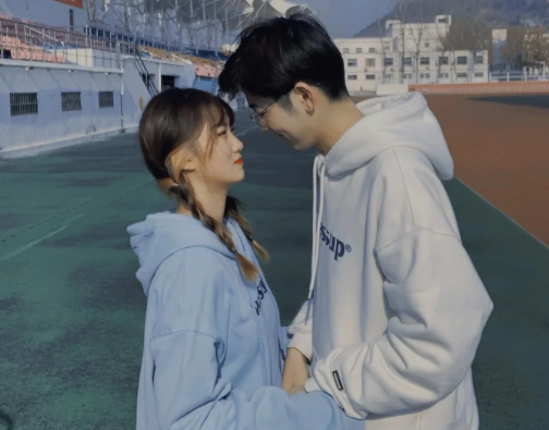高校寝室的“天花板”，夫妻宿舍成景点，高考生：拼搏一年上南开