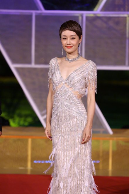 金鸡闭幕红毯生图：刘诗诗艳压，杨幂秀出曼妙