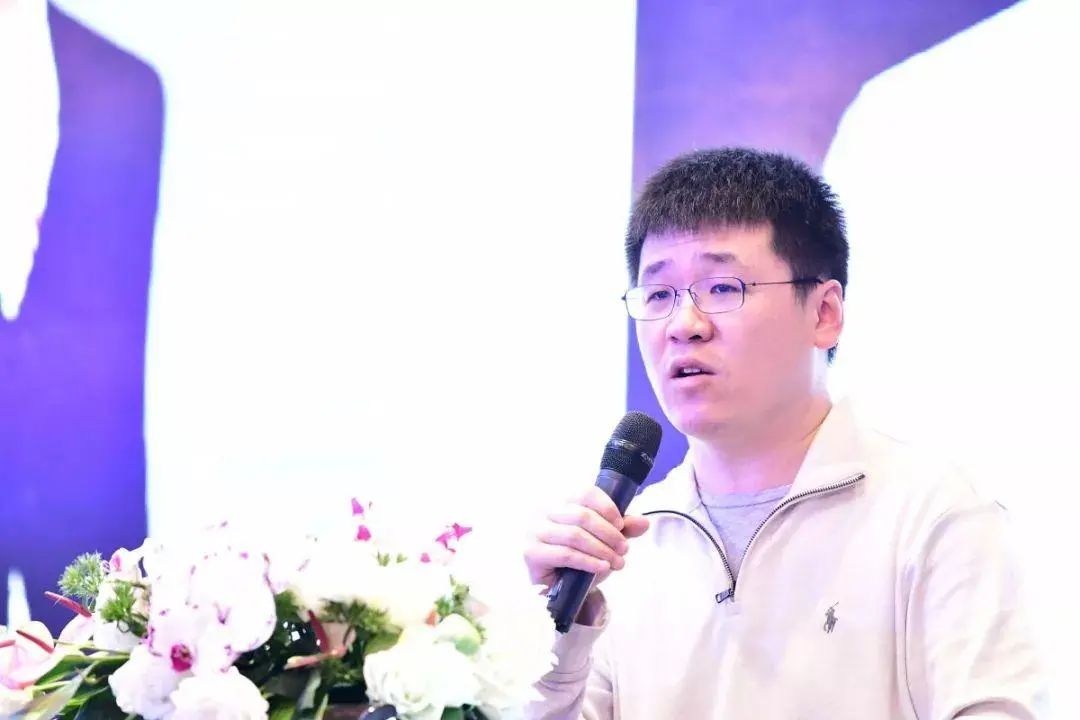 “取代阿里巴巴”，拼多多新掌门放了一颗大卫星