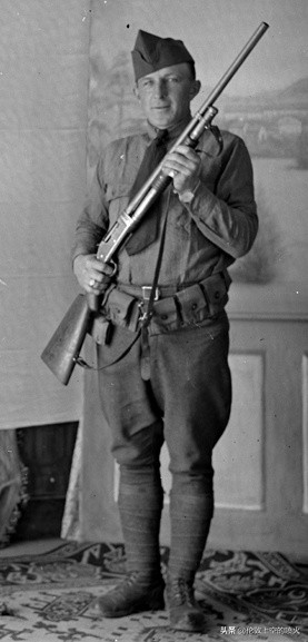 墙内开花墙外香——二战前汤普森冲锋枪的苦痛