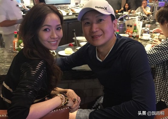 侯佩岑示愛黃伯俊:「謝謝你娶我」!這是婚姻最美滿的樣子 - 頭條匯