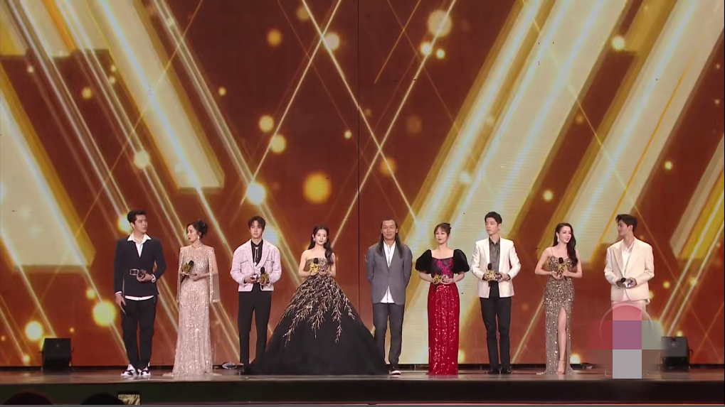 有人暗暗发糖，有人尴尬互动，星光大赏内场真