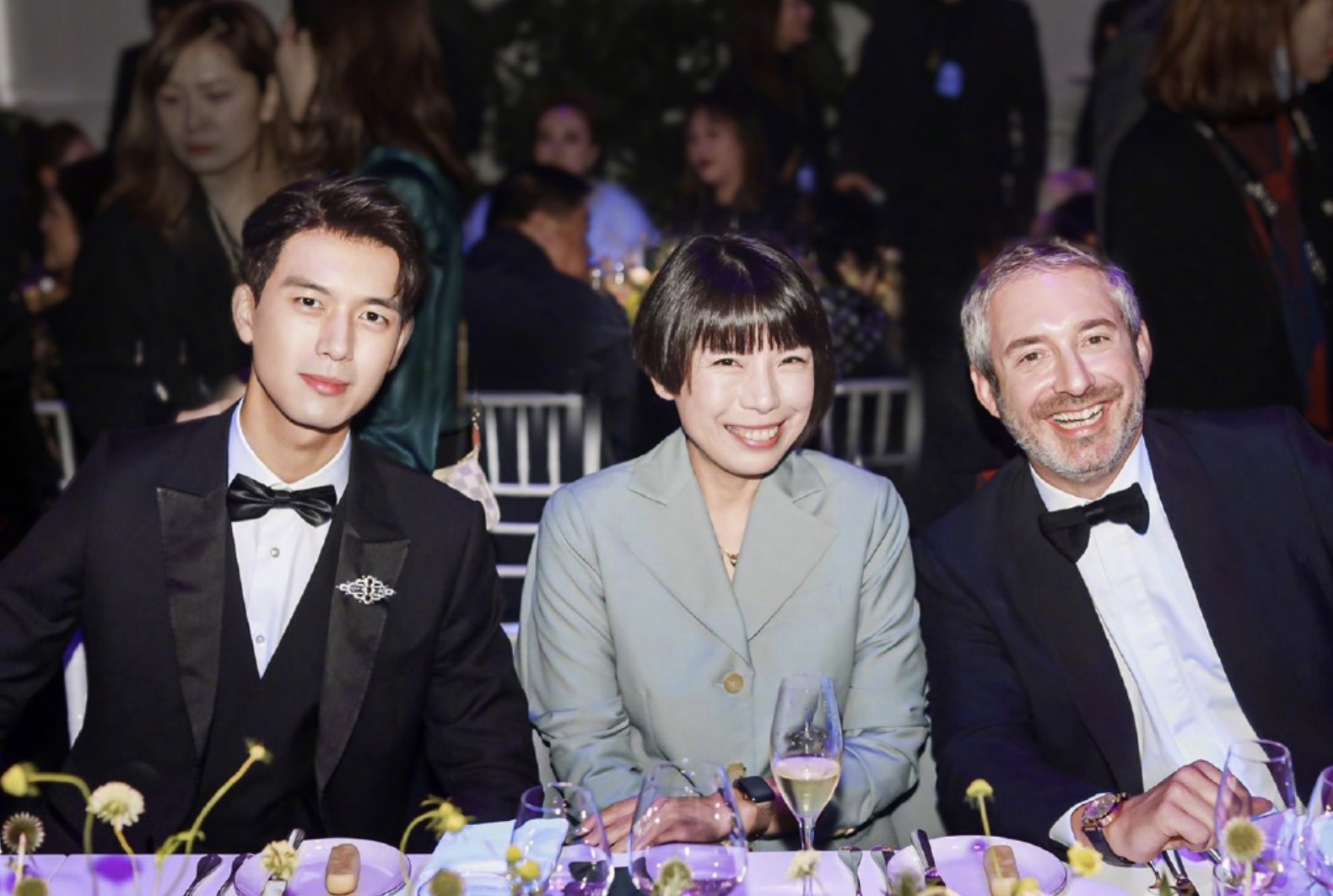 李現自稱不是偶像是演員，不抽煙不喝酒，每晚堅持健身超自律