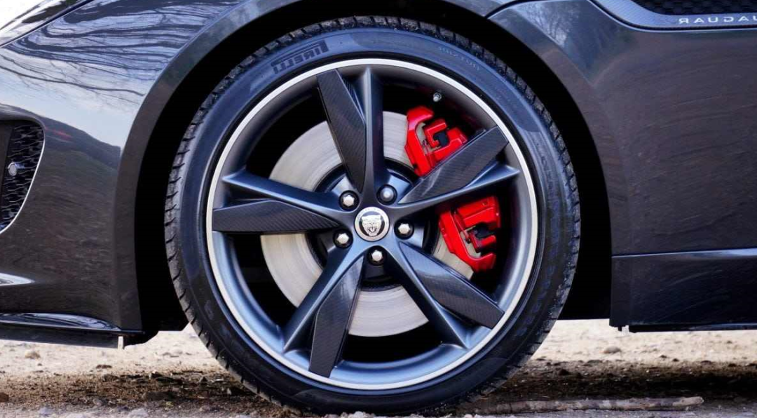 價(jià)格貴不一定合適，汽車(chē)輪胎到底應該怎么選？