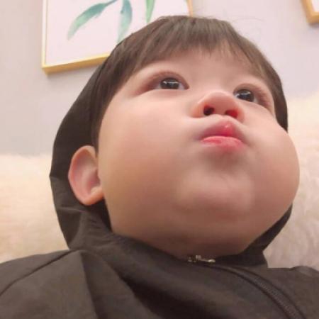 情侣头像小孩一人一张，呆萌一男一女高清