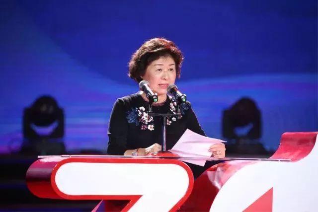 广东韶关3大富翁，「造纸女王」身家4百亿？42岁