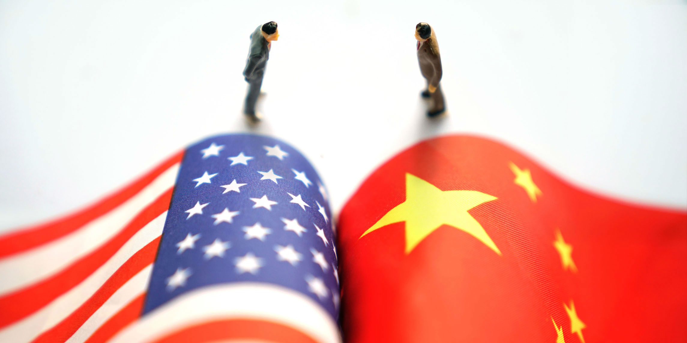 余承东表达歉意，外媒：华为的困境，换作苹果、三星也解决不了