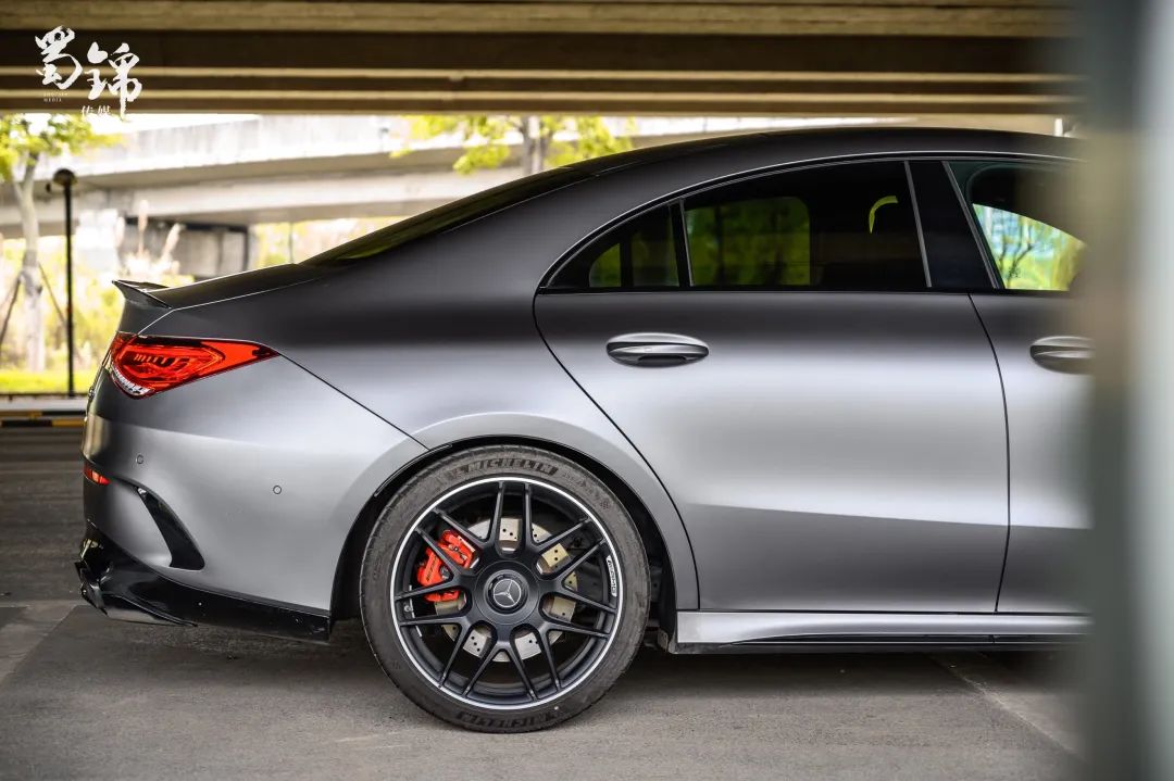 2.0T发动机原厂421马力，这款奔驰钢炮有何过人处