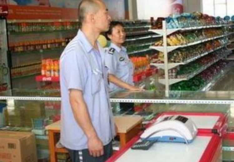 为什么监狱里有些犯人可以抽烟？过来人含泪吐