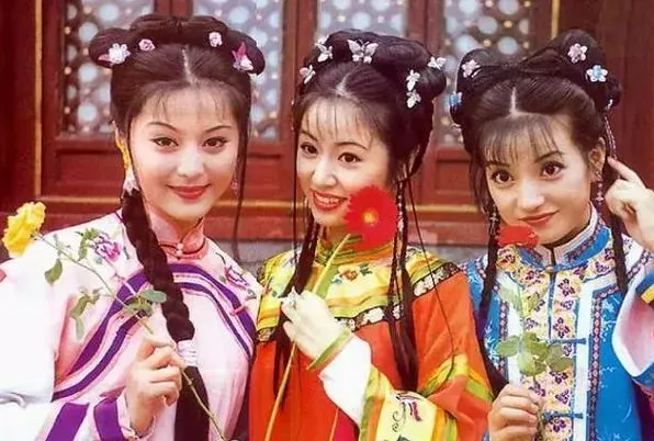 《还珠格格》开播23年后：原来容嬷嬷扎的都是坏人啊