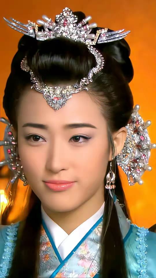 Liu Yuting, the most beautiful costume - iNEWS