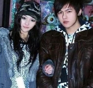 Zhang Xin grants: Cast off controversy to become army elder brother's wife, easy life of a small family is admired nowadays evil spirit other people, 