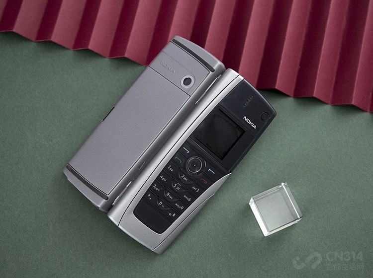15年前被誉为手机之王 你还记得诺基亚9500的风光吗？
