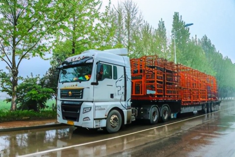 中国重汽丨长途运输选汕德卡自动挡，省油、舒适