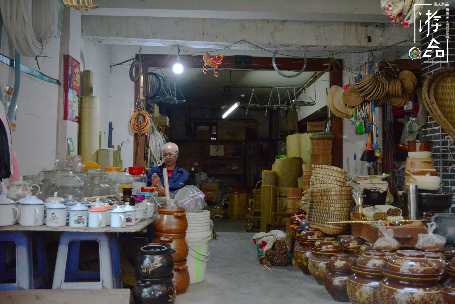 重庆渝中的”城中村“：龙蛇混杂的菜园坝，摩的和算命人纠缠不清