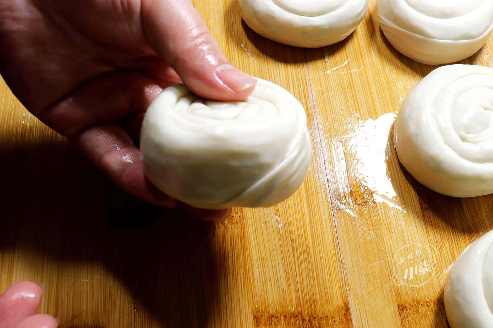 立冬後，想吃蘿蔔餡餅，學會這樣做，不破皮不露餡，個個皮薄如紙