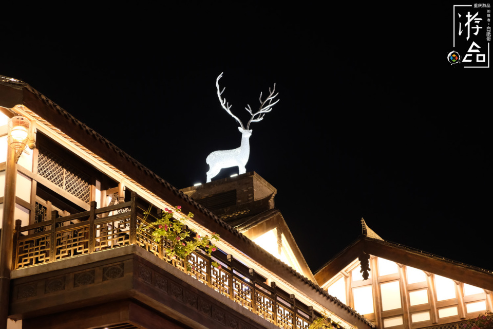 重庆旅行攻略：从传统轮渡到九级坡地，领略山城的最佳方式