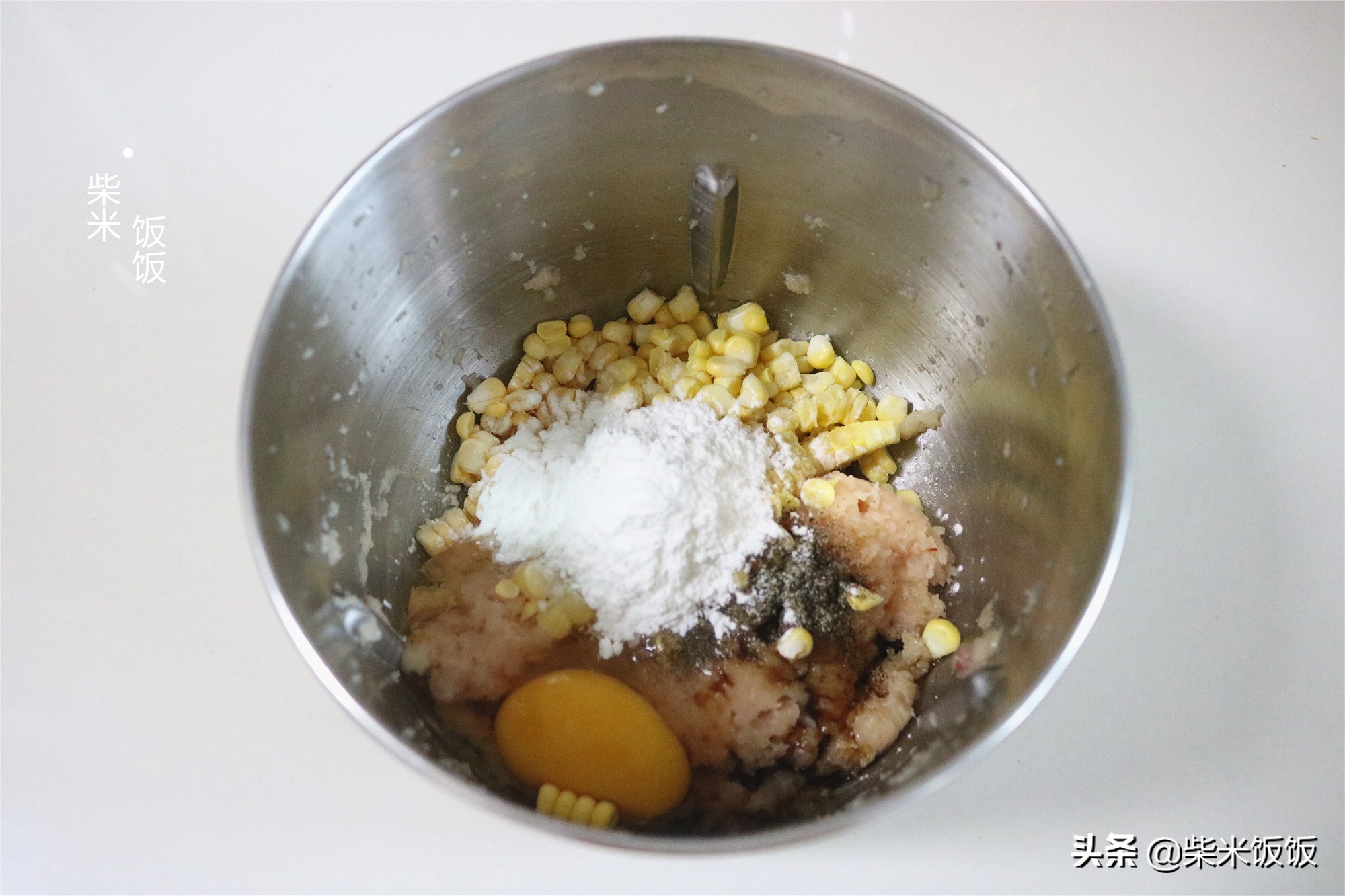早餐，我给家人做了鸡肉堡，做法简单味道好，一个下肚能量满满