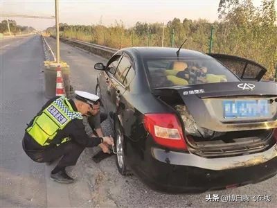 危险！开车来博白途中爆胎，驾驶员竟在高速应急车道上换轮胎