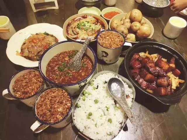 美食界扛把子都藏在成都三江鞋厂、东郊记忆等