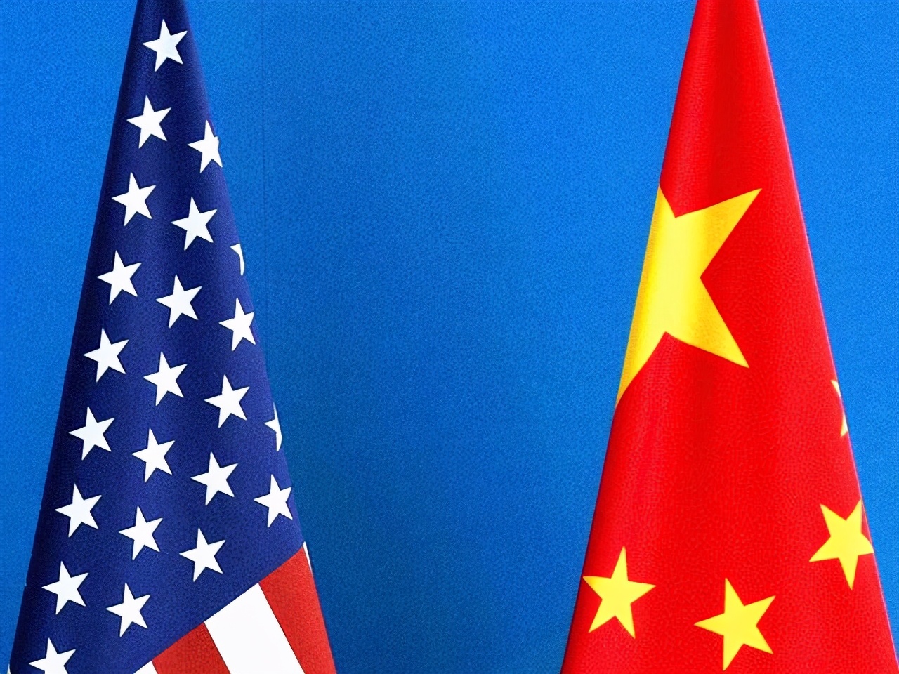 疫情之下，美國的個人主義黯然失色，中國的集體主義點亮了世界