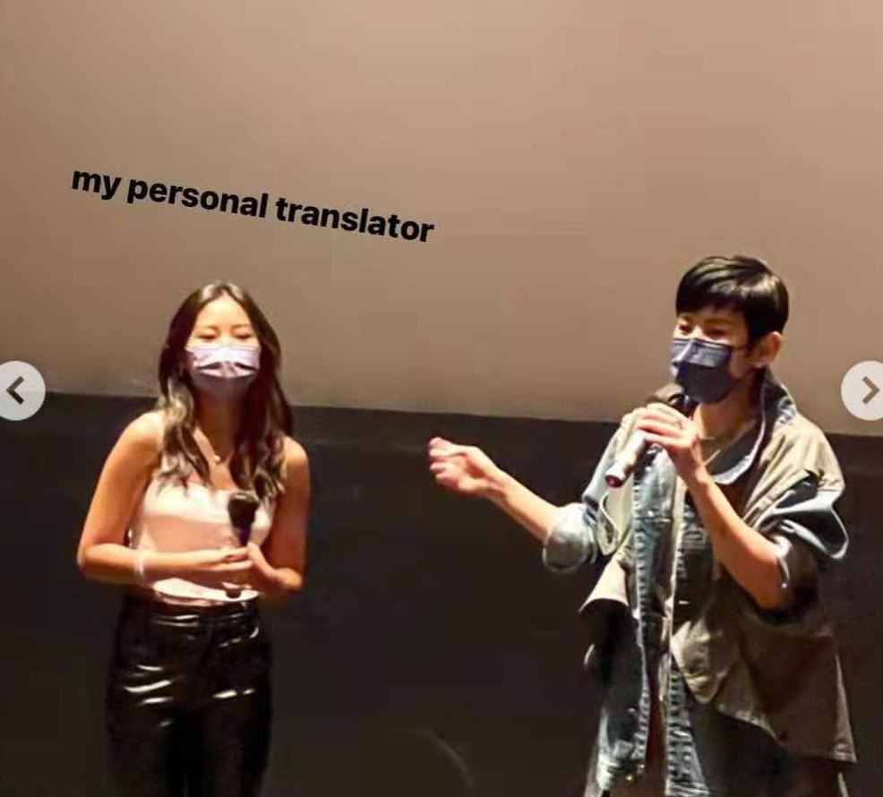 吴君如15岁女儿近照曝光！穿吊带皮裤身材丰腴，眼睛嘴巴超像爸