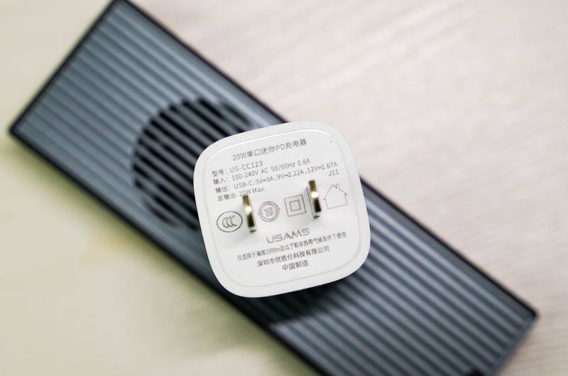 iPhone12全系环保不给充电头，68元告别苹果不讲武德