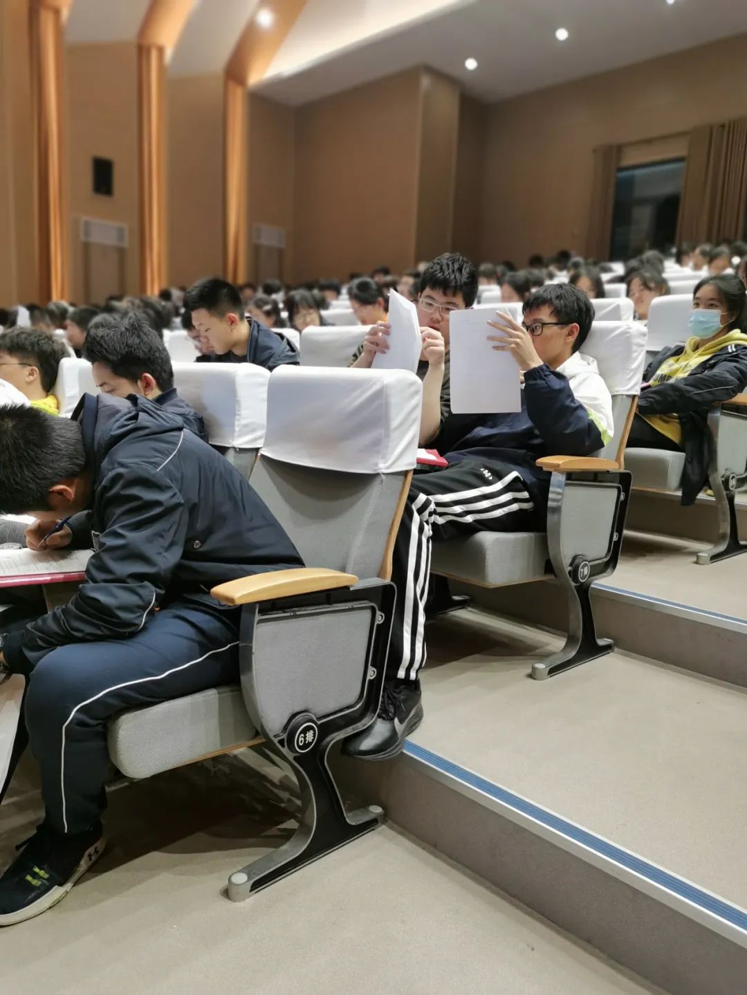 语奥走进张家港常青藤实验中学：以梦为马，不负韶华
