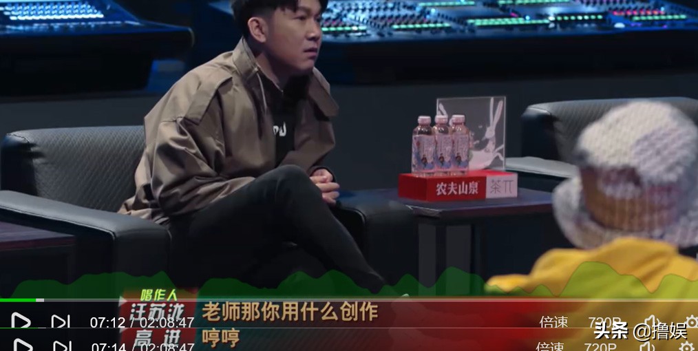 高进：格格不入的唱作人