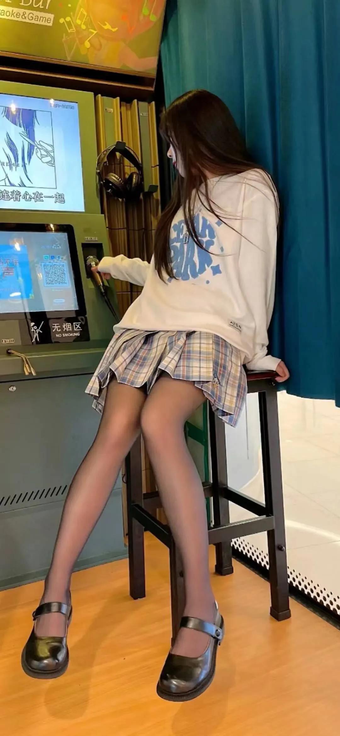渣男壁纸  为什么这么漂亮的女生，没人追图片