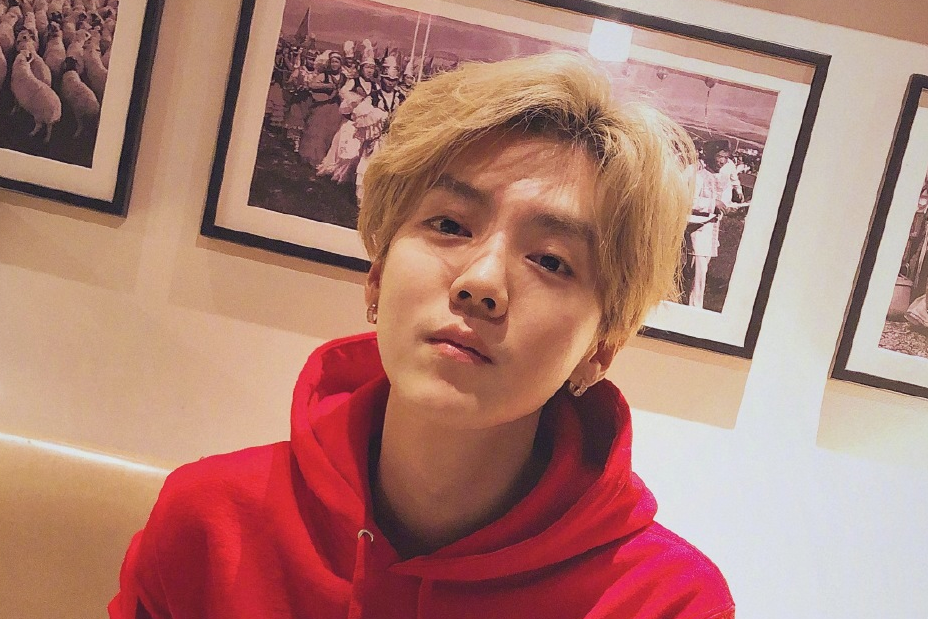 关晓彤自己剪刘海，结果遭到粉丝的"嫌弃"，网友：如今还敢自己剪