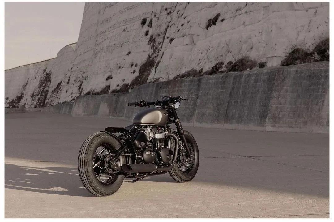 这款英国生产的美式巡航机车售价14万、比哈雷更好看