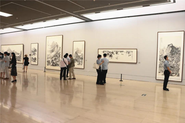 墨语凝骧——温骧山水画作品展在中国美术馆开展