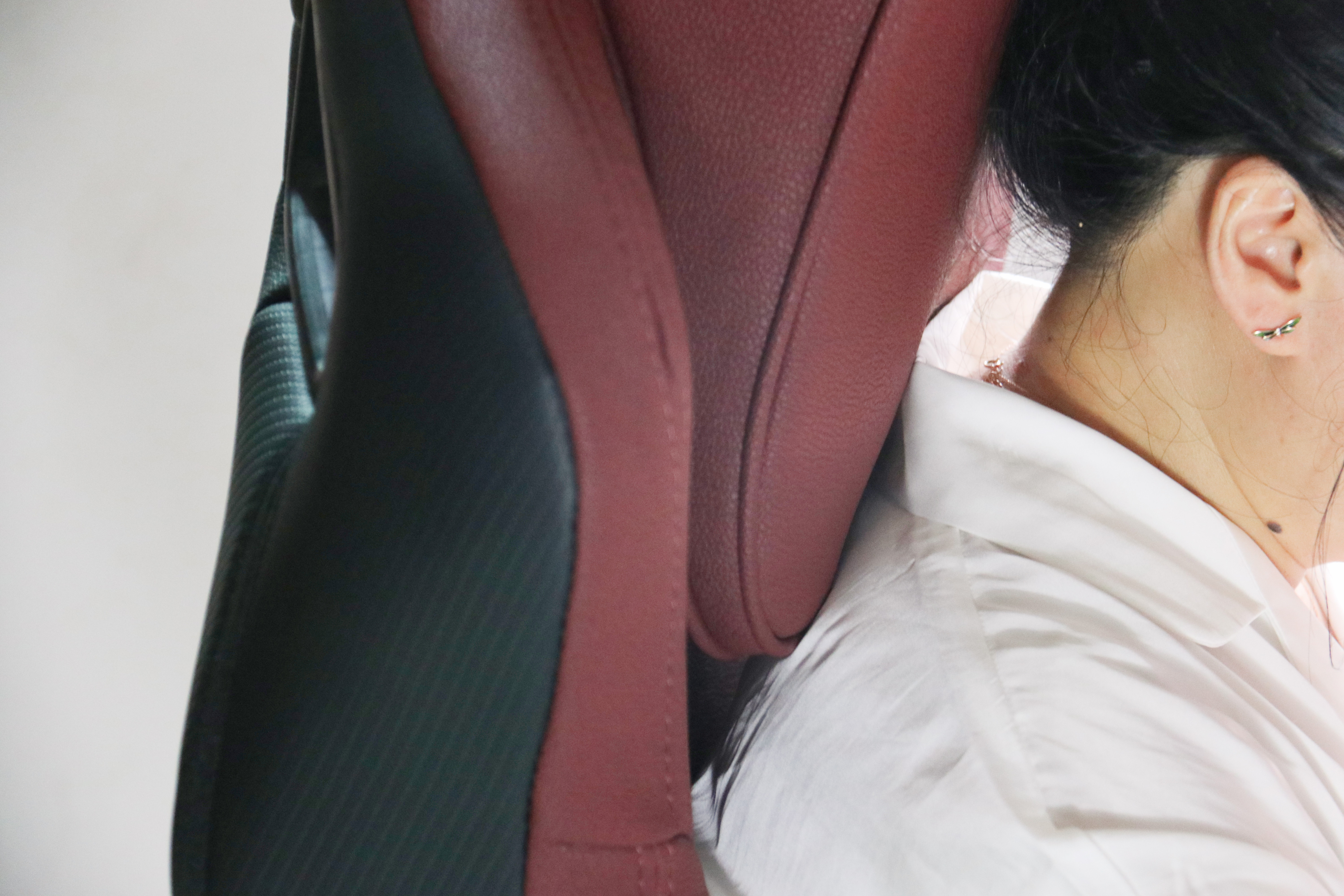 玩的不仅是游戏，午间小憩也适合：安德斯特赤焰王座电竞椅实测